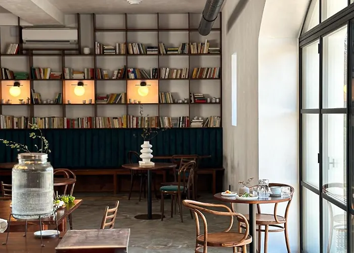 ホテル Po.spolu 4*